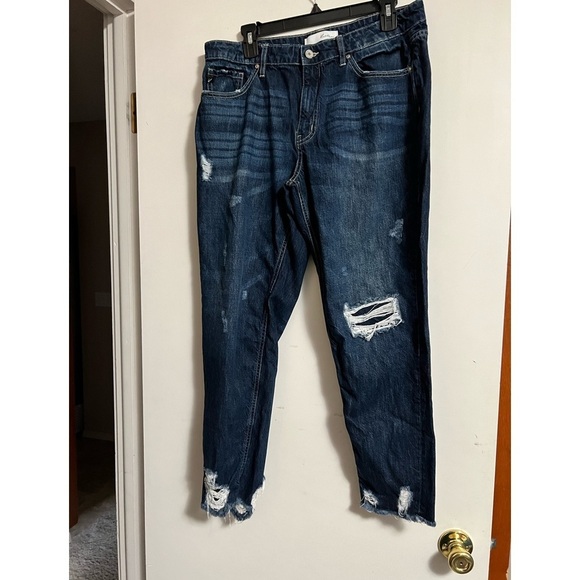 Wild Oak Boutique KanCan Distressed Blue Jeans - Picture 1 of 12